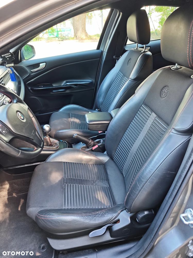 Alfa Romeo Giulietta 2.0 JTDM Distinctive - 19