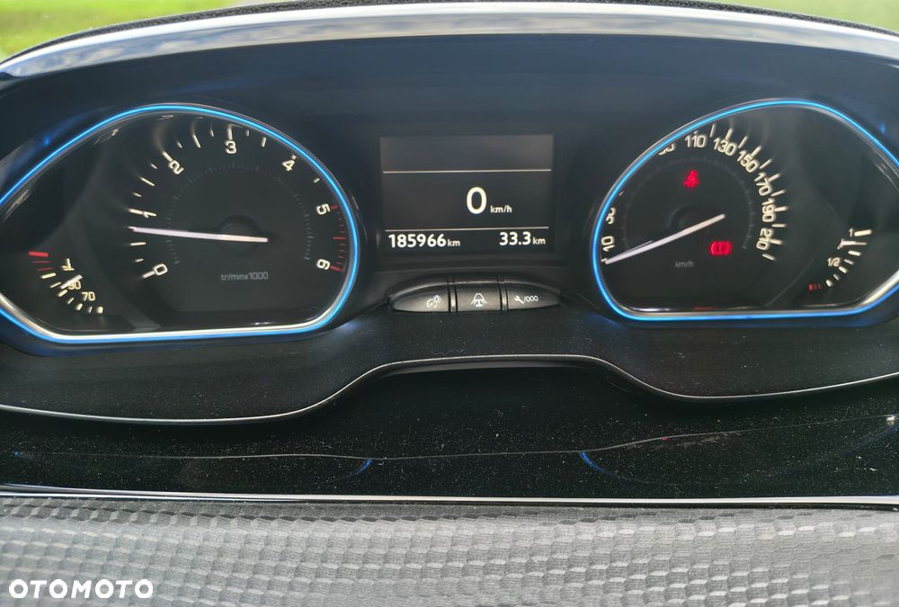 Peugeot 2008 1.6 BlueHDi Allure - 18