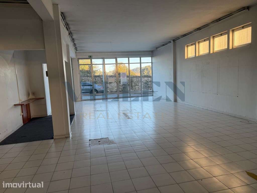 Antigas Instalações Renault em Santo Tirso - Excelente Oportunidade... - Grande imagem: 4/10