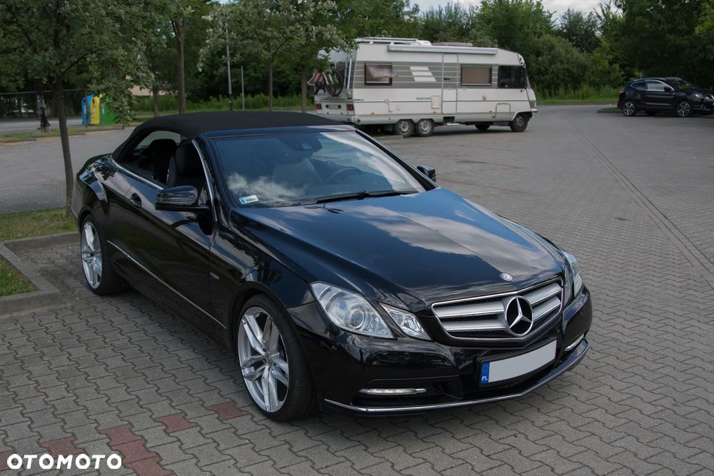 Mercedes-Benz Klasa E 200 CGI BlueEFFICIENCY Automatik Elegance - 2