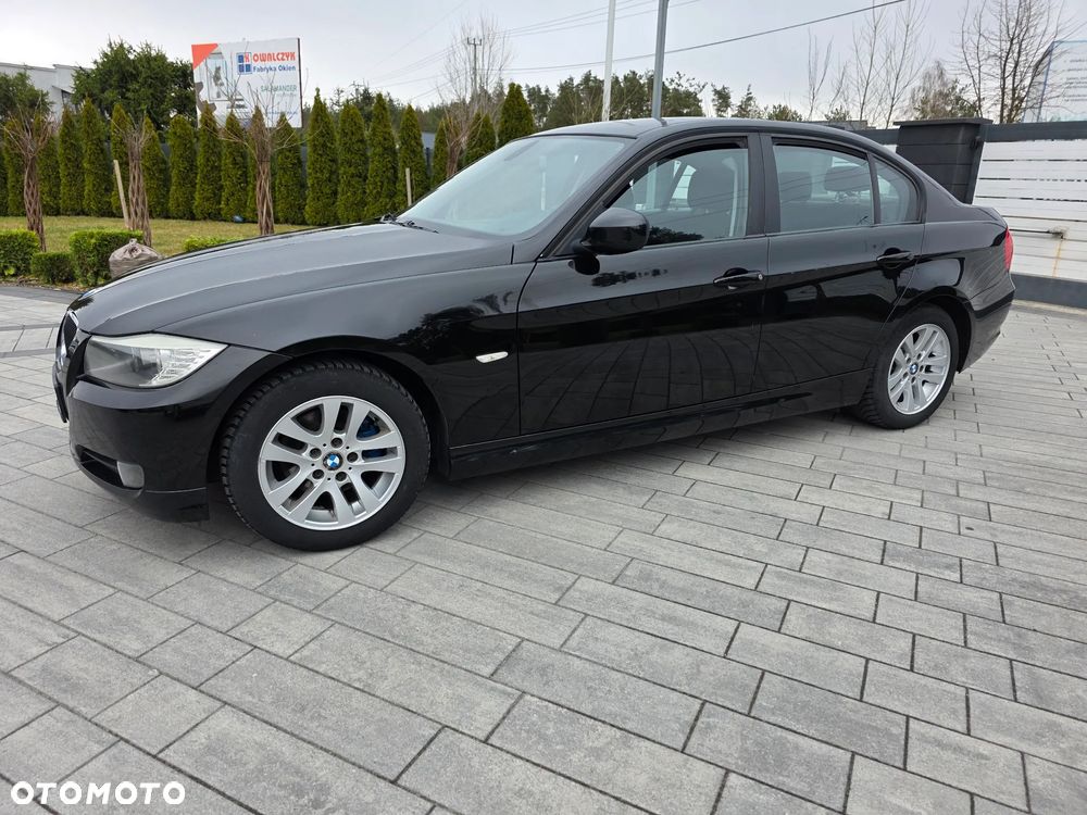 BMW Seria 3 318d DPF Edition Sport - 14
