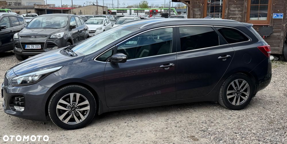 Kia Ceed 1.6 CRDi 136 ISG GT Line - 4