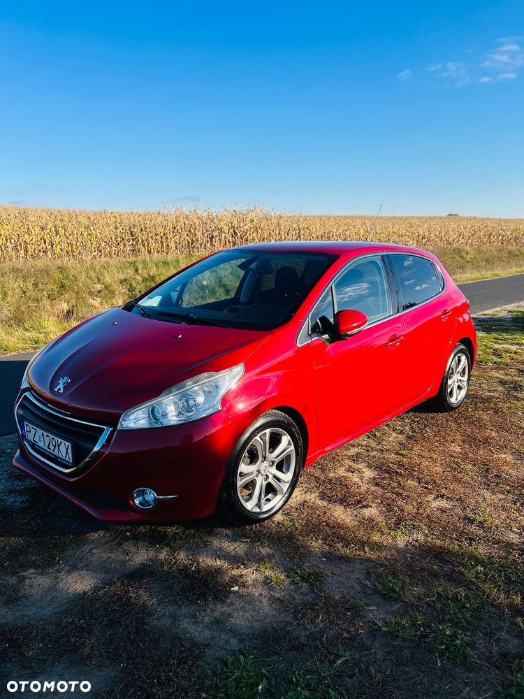 Peugeot 208 2015 photo 5