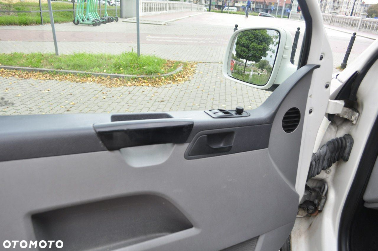 Volkswagen Transporter - 7