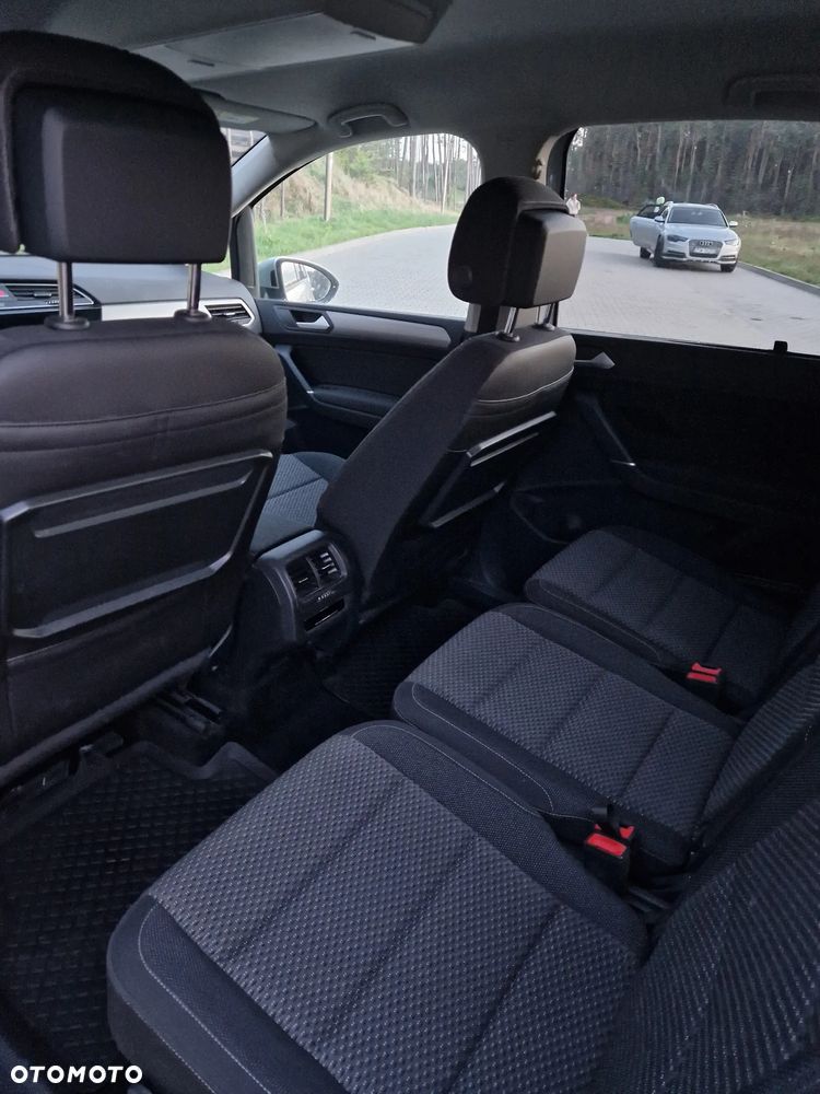 Volkswagen Touran 2.0 TDI SCR DSG Comfortline - 9