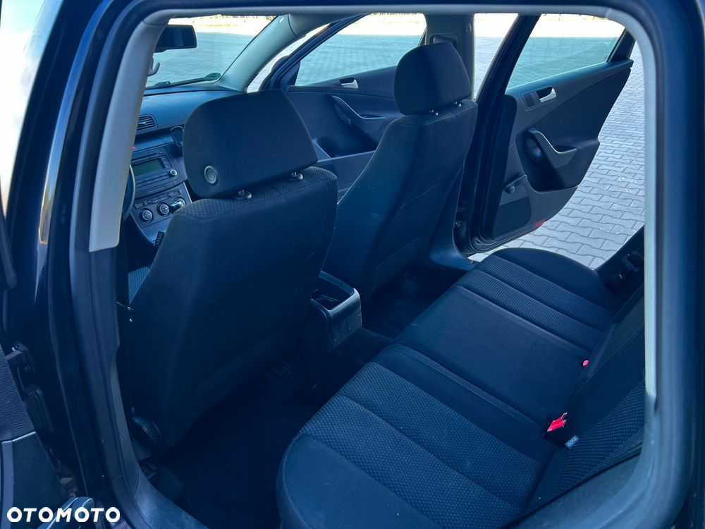 Volkswagen Passat 1.9 TDI Comfortline - 14