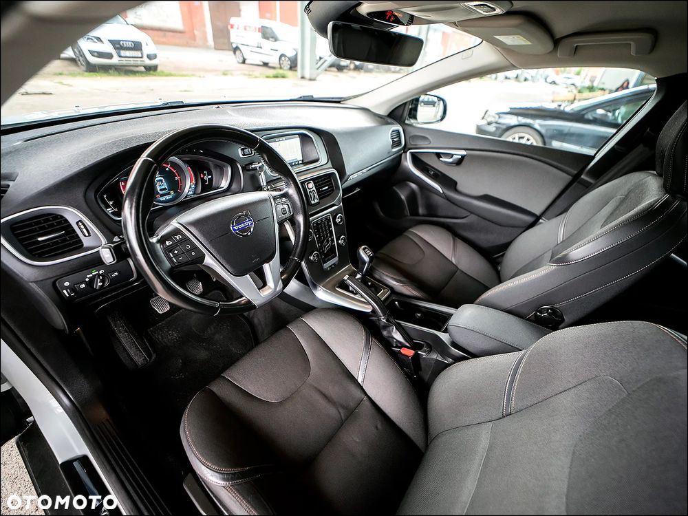 Volvo V40 Cross Country - 15