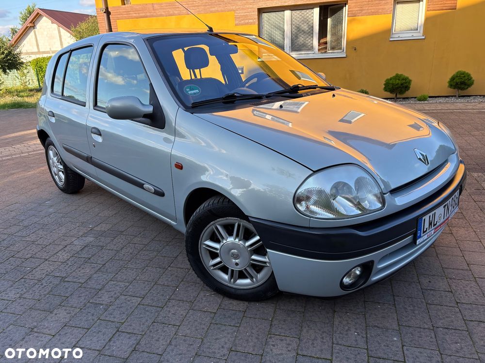 Renault Clio - 11