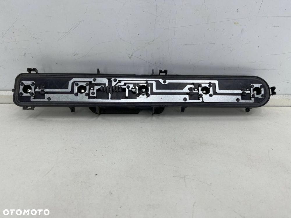 Wkład lampy Mercedes Sprinter II w906 06-19r. prawa tylna listwa oprawa żarówek 3917379999