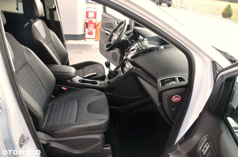 Ford Kuga - 19