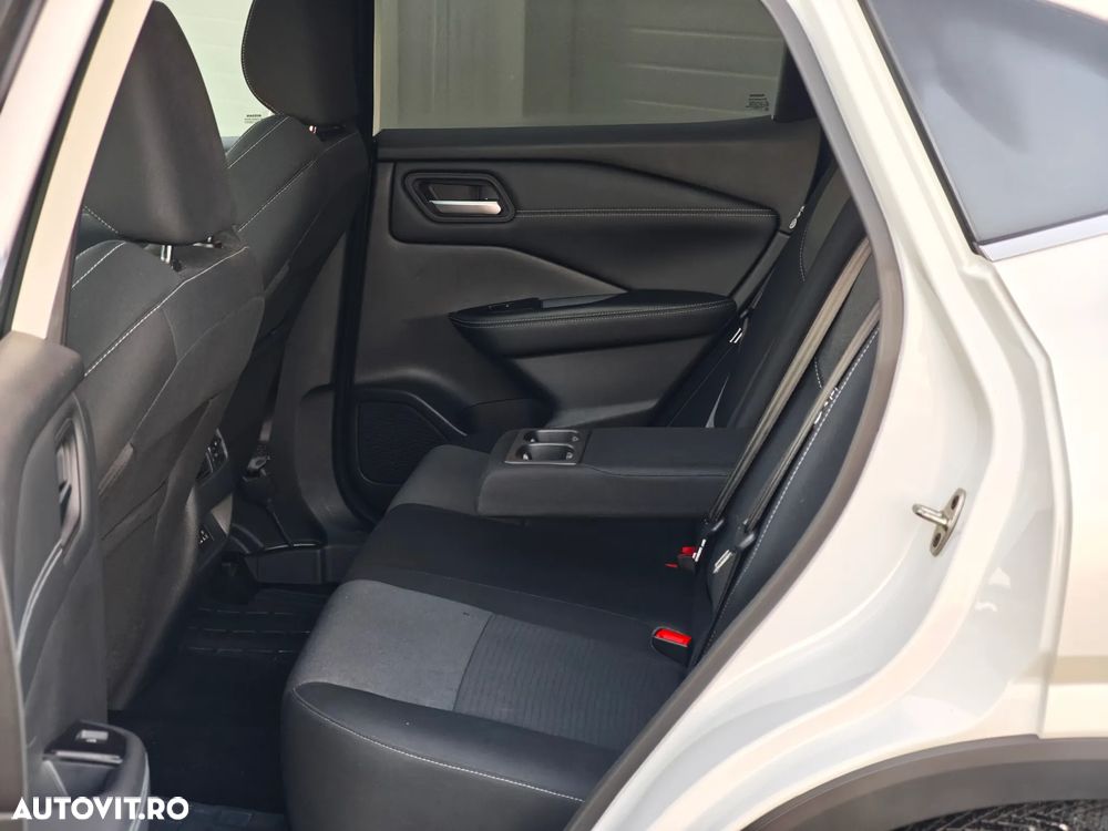 Nissan Qashqai 1.3 DIG-T TEKNA - 17