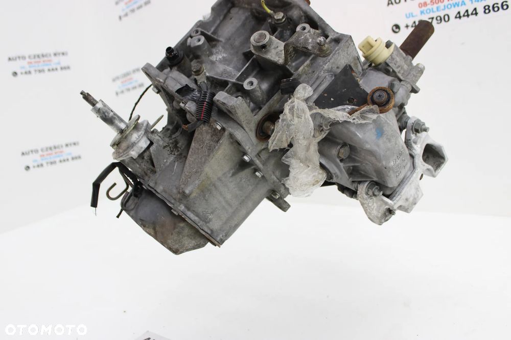 Berlingo Partner 1.6 HDI SkrzyniaBiegów 20DM46 - 11