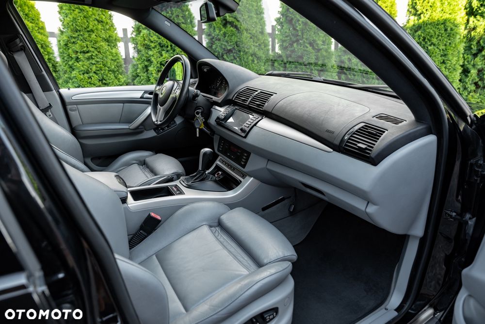 BMW X5 3.0 i - 24