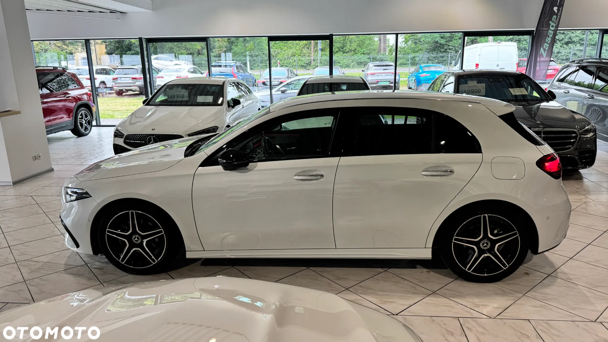 Mercedes-Benz Klasa A 200 AMG Line 7G-DCT - 3