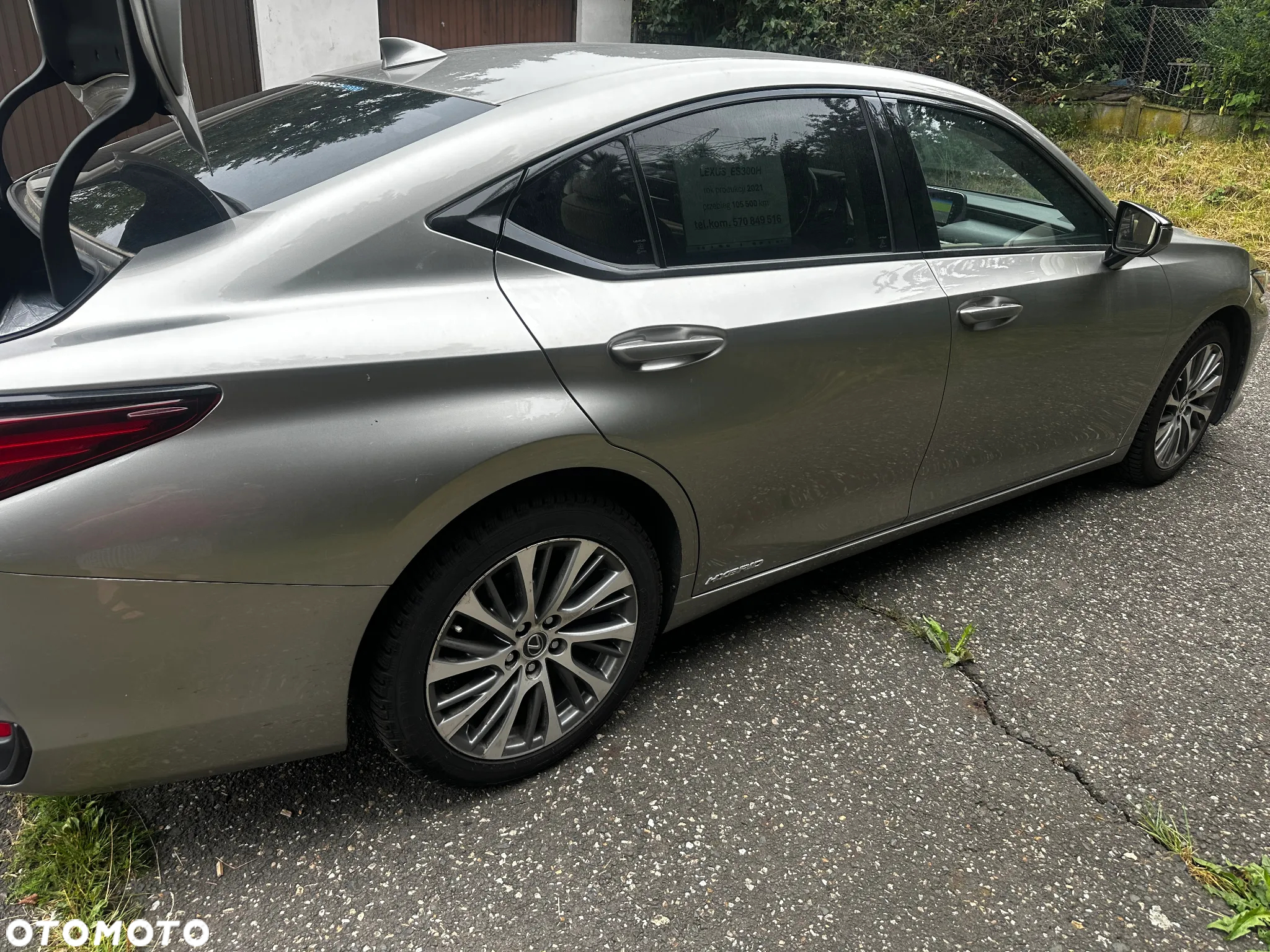 Lexus ES - 5