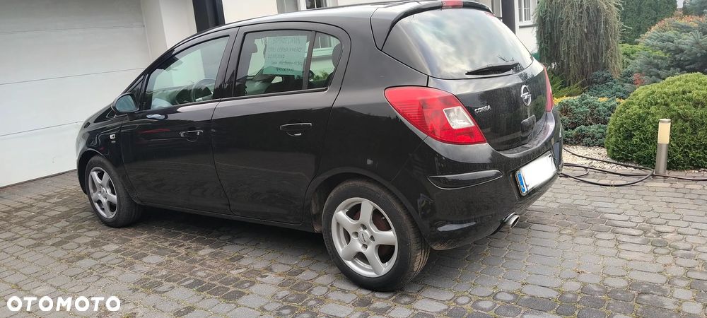 Opel Corsa 1.4 16V Selection - 9