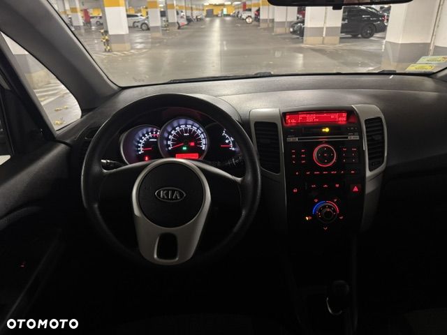 Kia Venga - 16