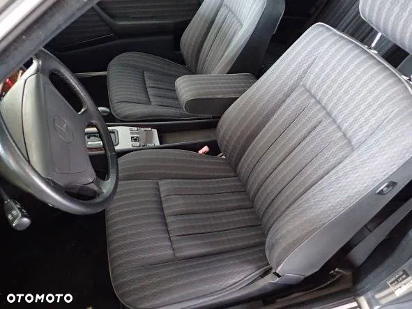 Mercedes-Benz W124 (1984-1993) - 30