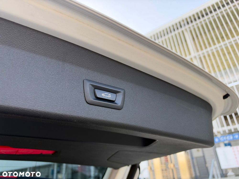BMW X1 sDrive18i - 35