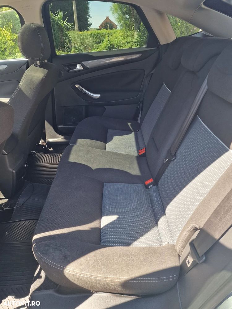 Ford Mondeo - 15