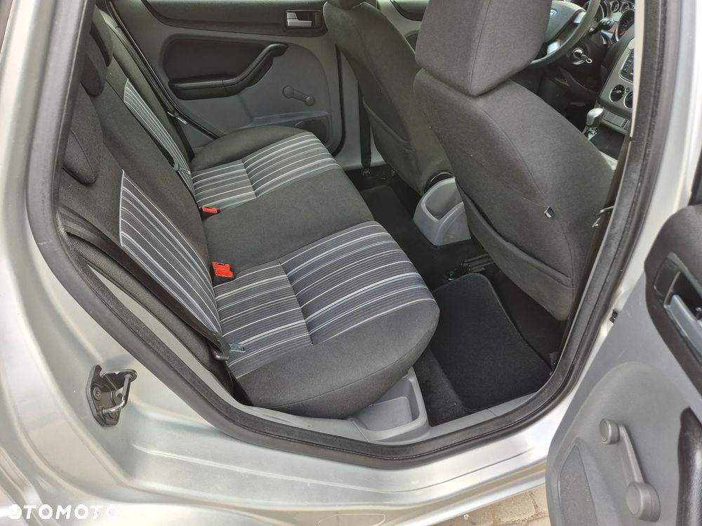Ford Focus 1.6 TDCi FX - 11