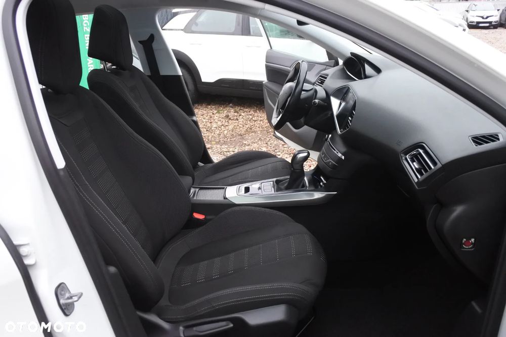 Peugeot 308 PureTech 130 GPF EAT8 Stop & Start Allure - 6