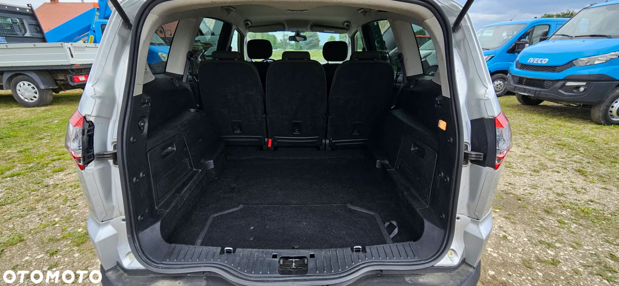 Ford S-Max - 8