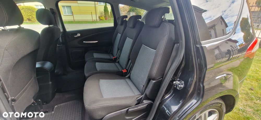 Ford S-Max 2.0 TDCi DPF Ambiente - 26
