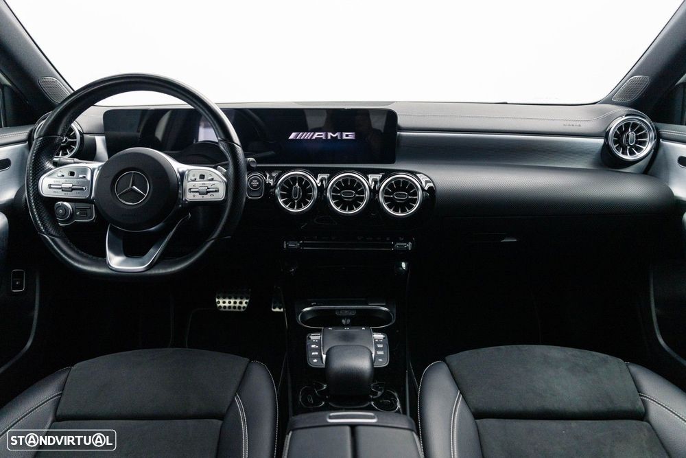 Mercedes-Benz A 250 e AMG Line - 13