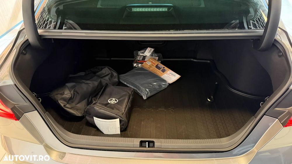 Toyota Camry - 26