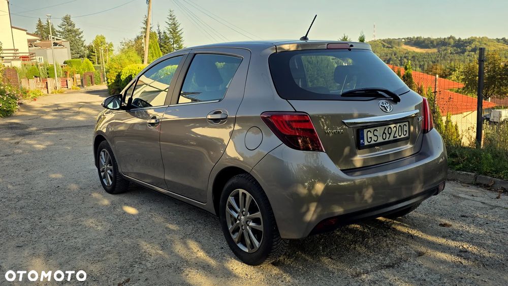 Toyota Yaris 1.33 Premium - 5