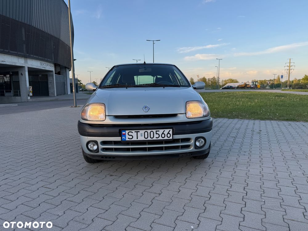 Renault Clio 1.4i RT - 9