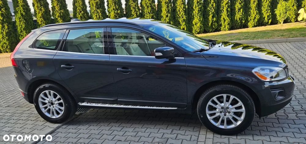 Volvo XC 60 D5 AWD Momentum - 9