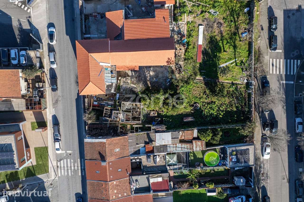 Moradia e terreno para construção na Rua de Recarei - Leça do Balio - Grande imagem: 4/23