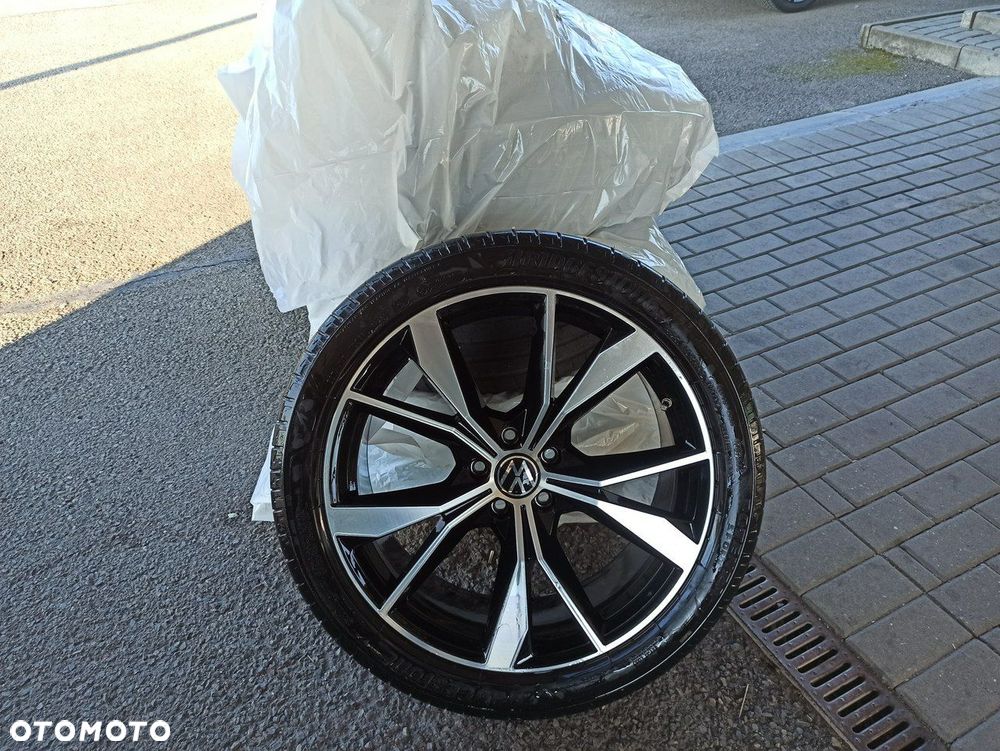 Volkswagen Tiguan - 36