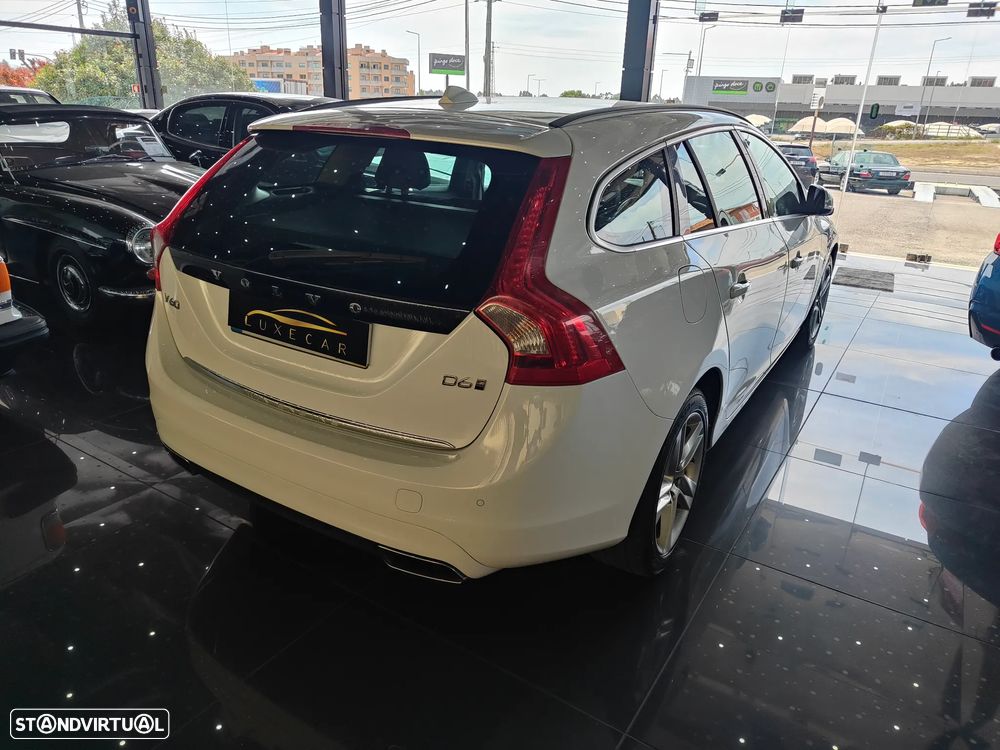 Volvo V60 2.4 D6 Momentum AWD Phev - 7
