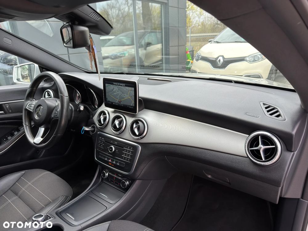 Mercedes-Benz CLA 200 d 7G-DCT - 9