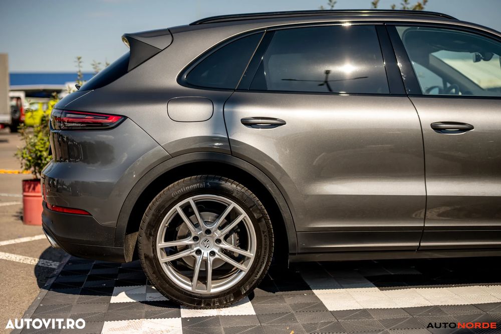 Porsche Cayenne Standard - 13