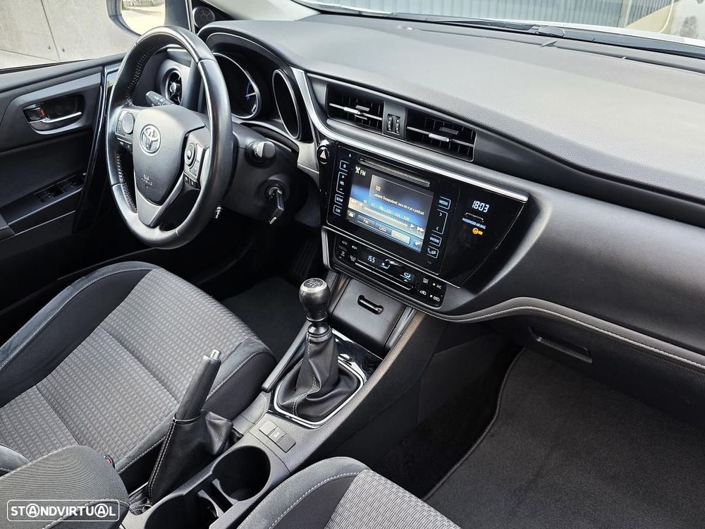 Toyota Auris 1.4 D-4D Comfort+Pack Techno - 22