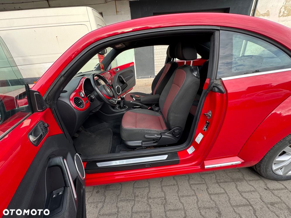 Volkswagen New Beetle - 9