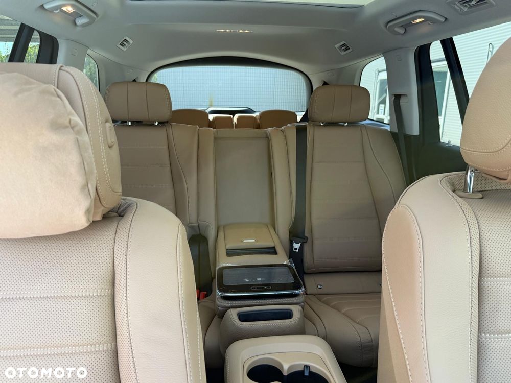 Mercedes-Benz GLS - 18