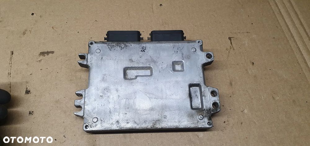 Komputer sterownik silnika Suzuki Swift IV 33920-72K00 - 3