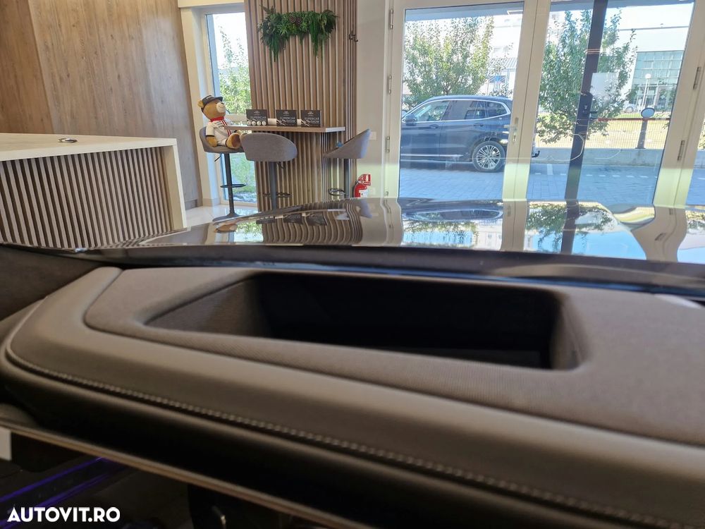BMW Seria 7 740d xDrive MHEV - 28