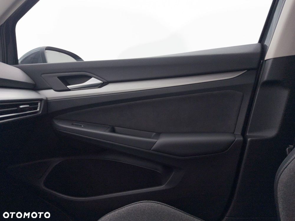 Volkswagen Golf 1.5 eTSI mHEV Life DSG - 29