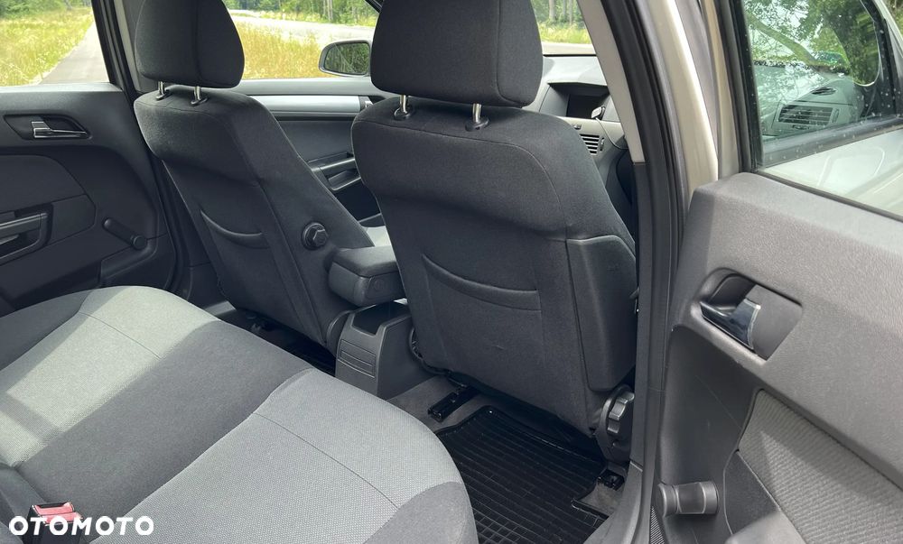 Opel Astra 1.6 Enjoy - 12