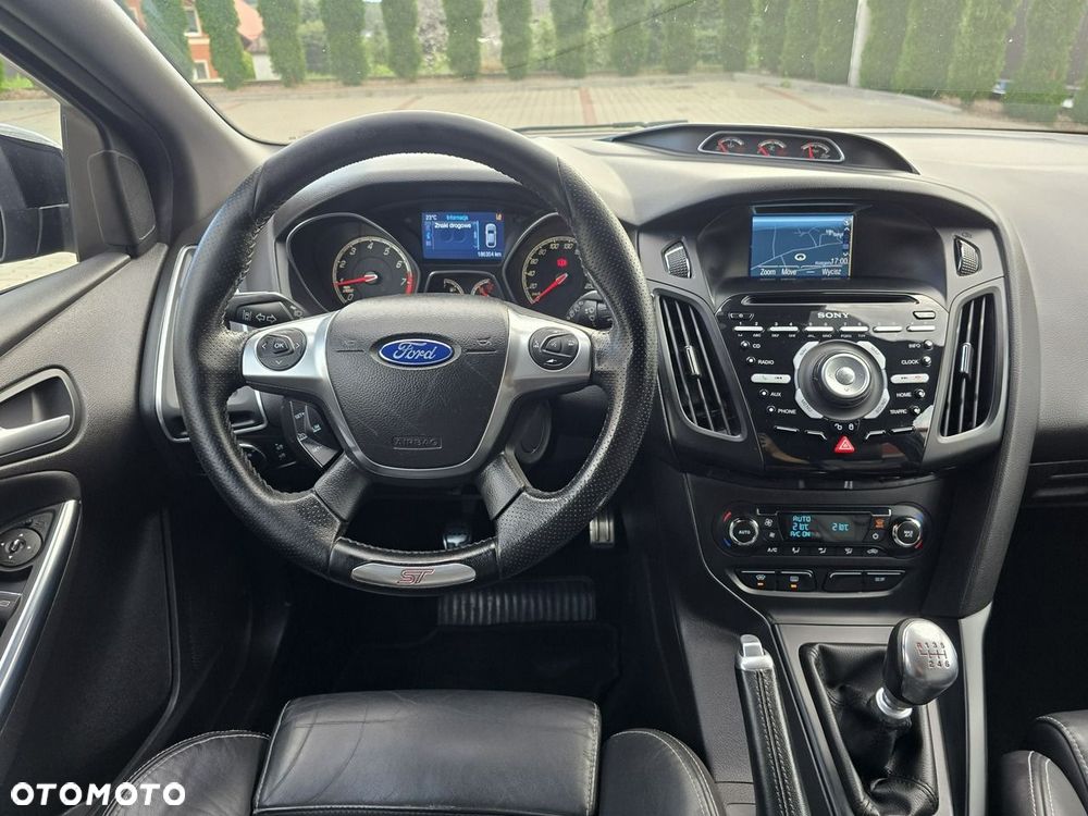 Ford Focus 2.0 EcoBoost ST mit Leder-Sport-Paket - 28