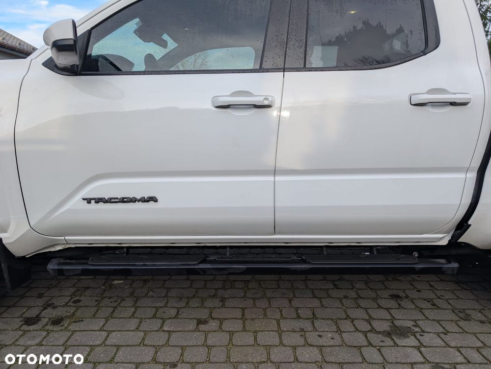 Toyota Tacoma - 24
