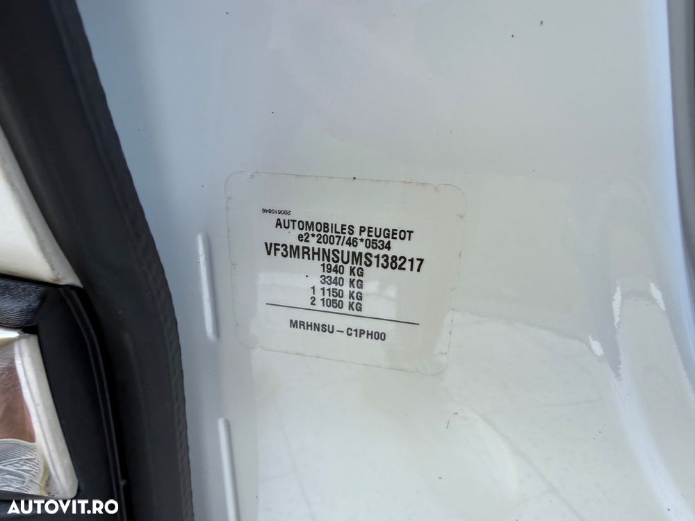 Peugeot 3008 PureTech 130 Stop & Start GPF EAT8 Allure - 15