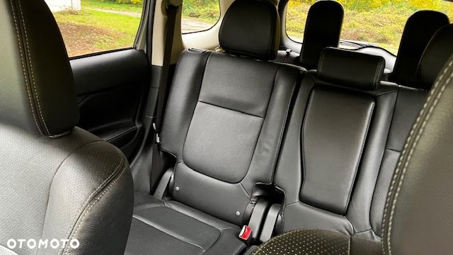 Mitsubishi Outlander 2.4 Instyle NAVI EU5 CVT - 12