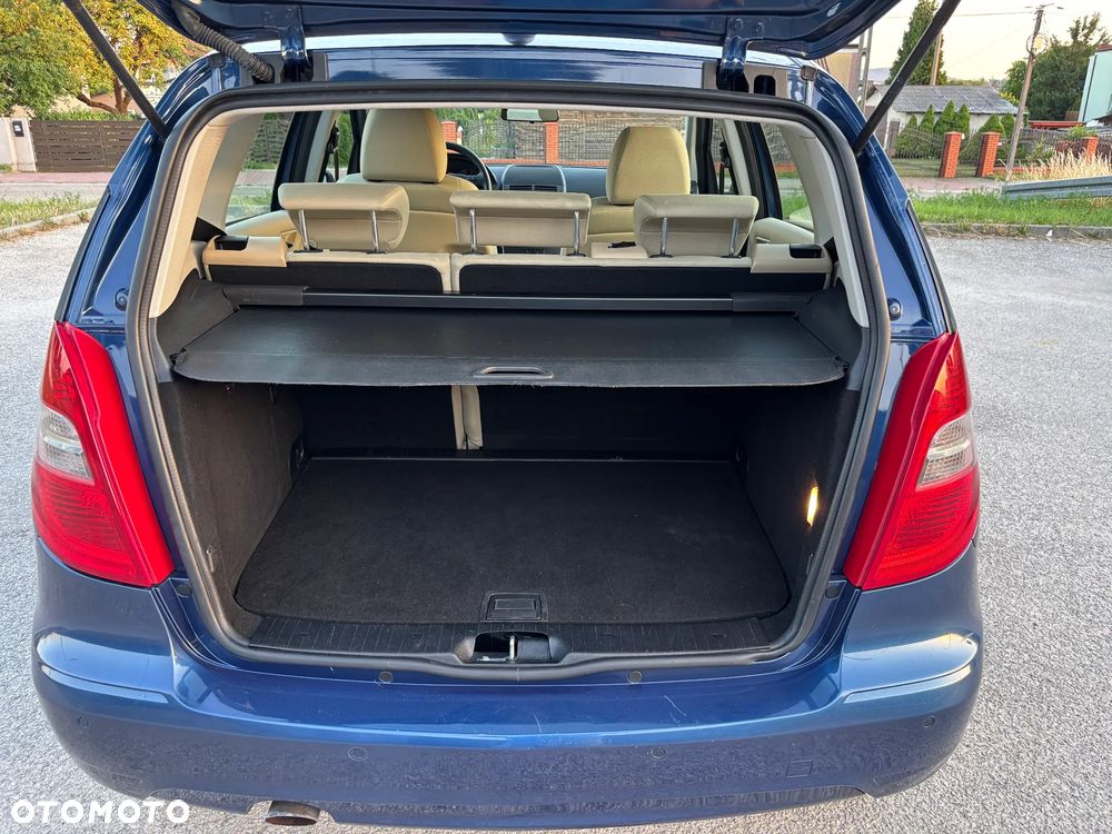 Mercedes-Benz Klasa A 160 BlueEFFICIENCY Elegance Special Edition - 8
